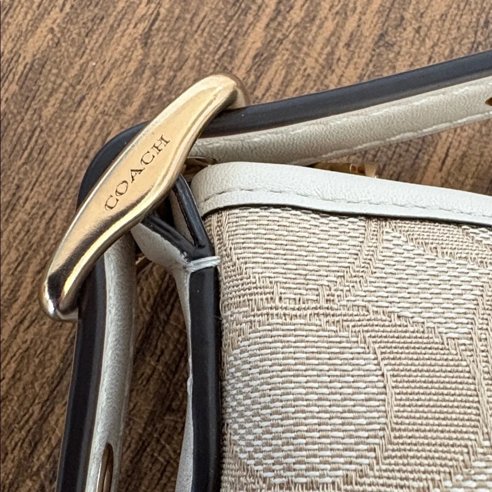 COACH BEIGE & CREAM JACQUARD DUFFLETTE BAG / NWOT
